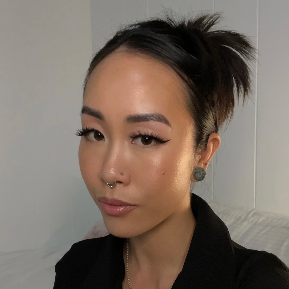 Meet your Posher, Serina